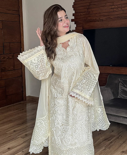 3PC UNSTITCH LAWN EMBROIDERED SUIT- 705